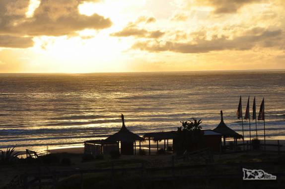 Mais um dia nasce na Punta del Diablo, no litoral do Uruguai
